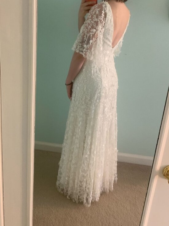 Jenny by Jenny Yoo Lourdes V-Neck Convertible-Sleeve Lace Wedding Gown - Picture 4 of 8